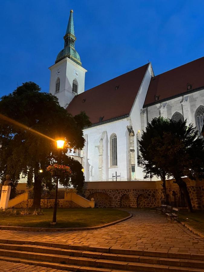 Csaky Palace Bratislava 1 Apartment Luaran gambar