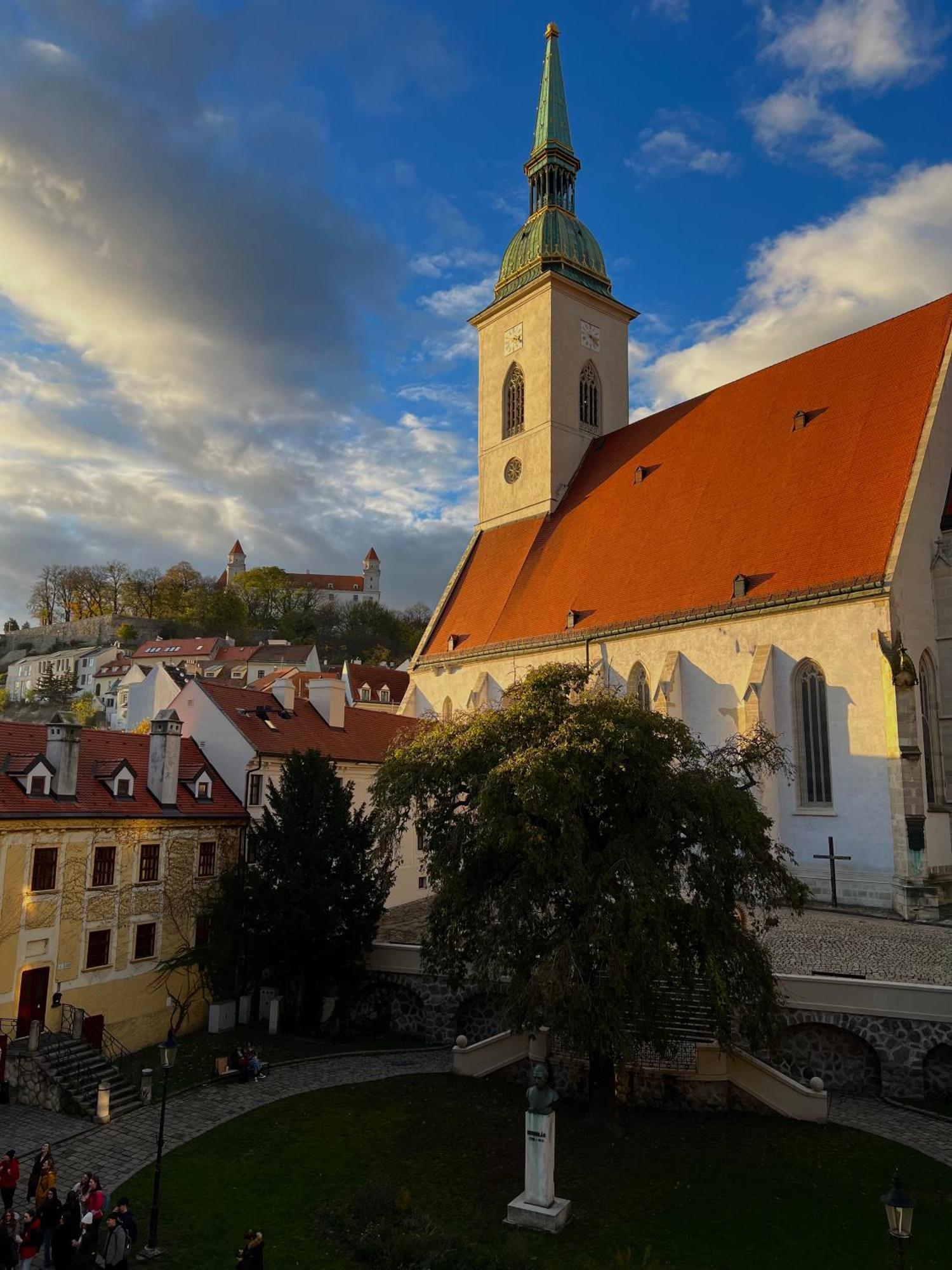 Csaky Palace Bratislava 1 Apartment Luaran gambar