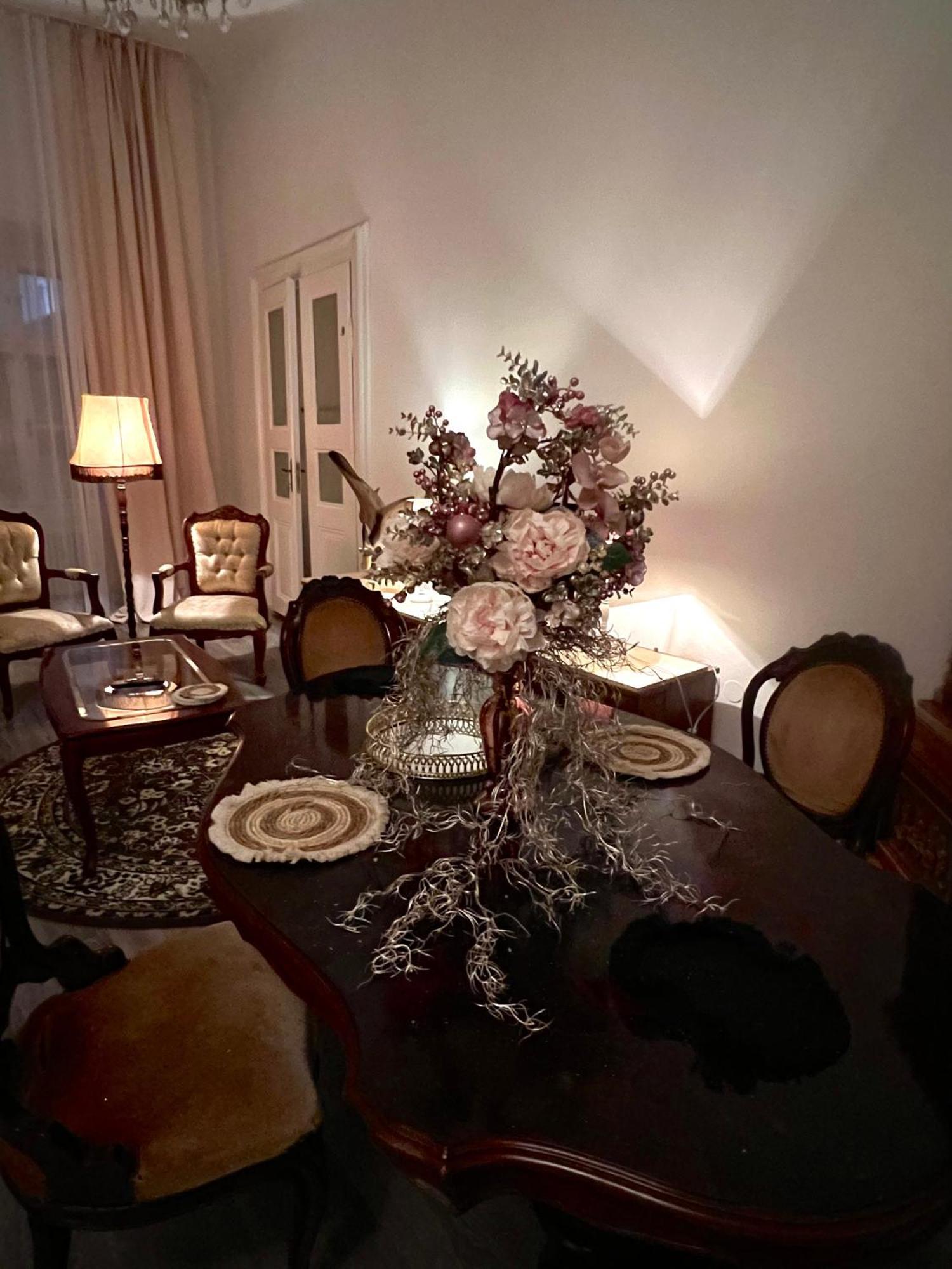 Csaky Palace Bratislava 1 Apartment Luaran gambar