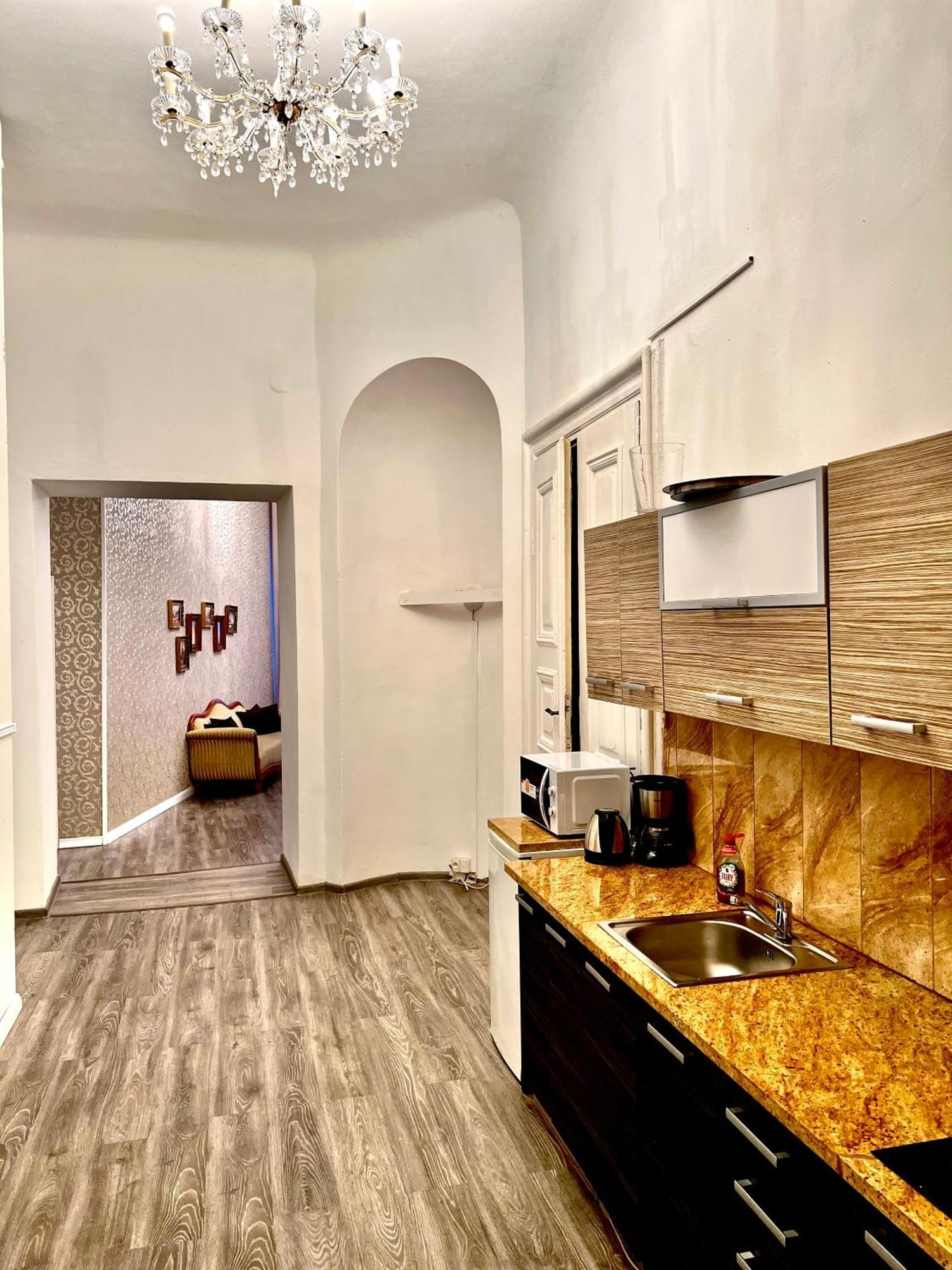 Csaky Palace Bratislava 1 Apartment Luaran gambar