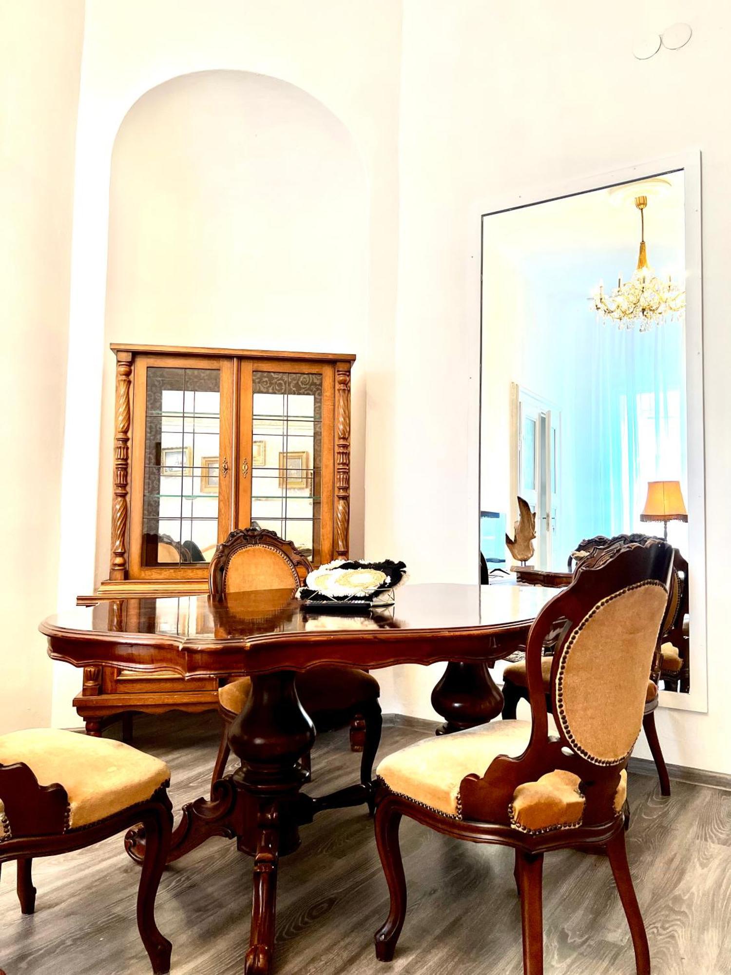 Csaky Palace Bratislava 1 Apartment Luaran gambar